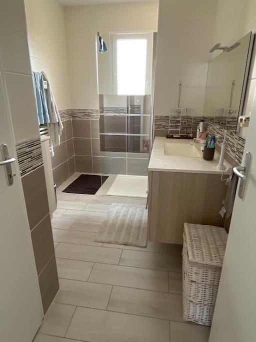 Maison A Saint Elix Le Chateau Luaran gambar