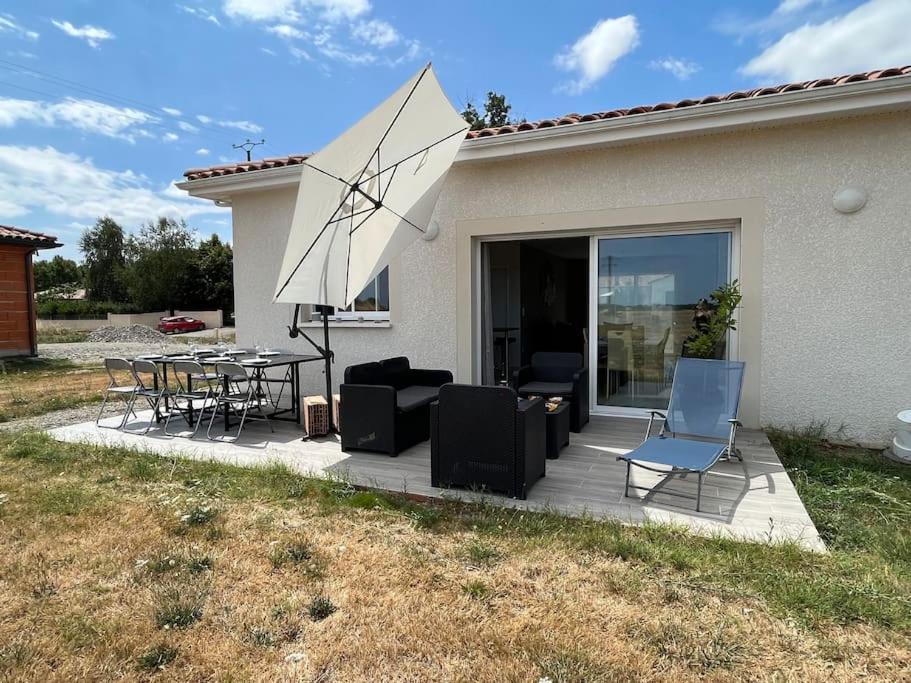 Maison A Saint Elix Le Chateau Luaran gambar