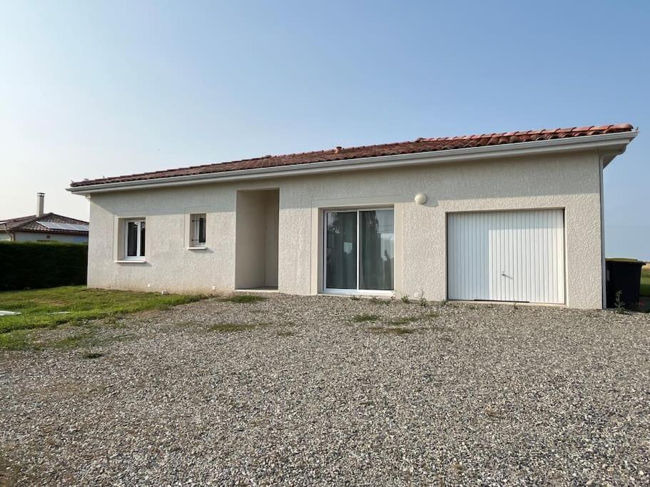 Maison A Saint Elix Le Chateau Luaran gambar